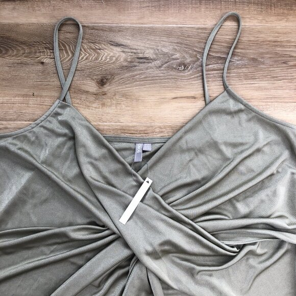 ASOS Draped Surplice Sleeveless Blouse Women 18 Green V-Neck Coquette NWT - Picture 3 of 10